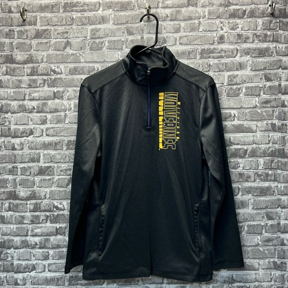 Michigan pullover shirt